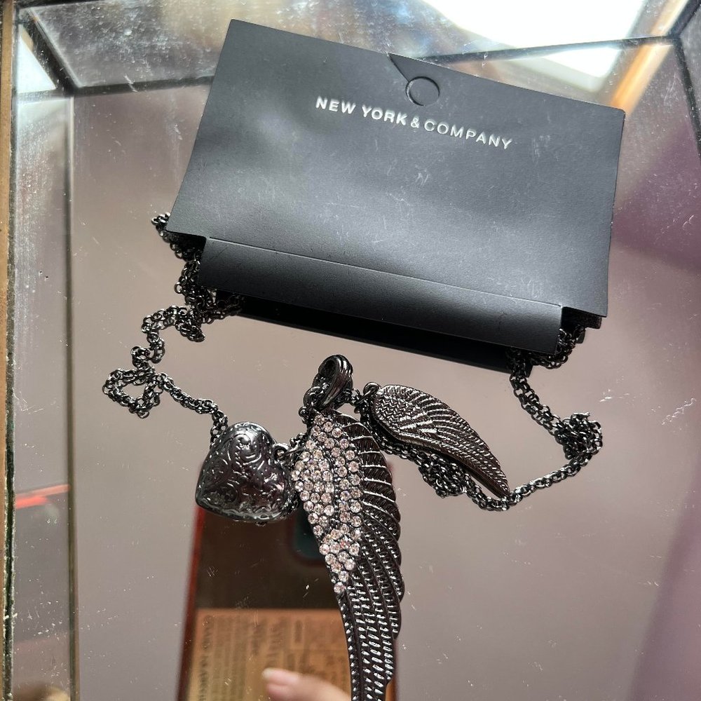 New York & company wing necklace